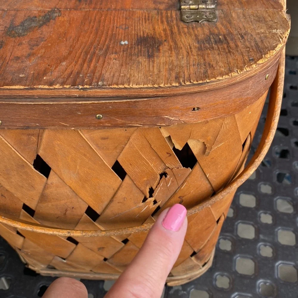 Vintage Woven Picnic Basket - Brown!